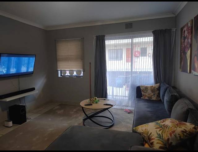 2 BEDROOM APARTMENT FOR SALE IN NEWLANDS EAST